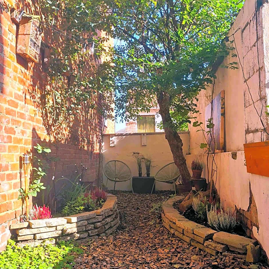 Feel at Home - Holiday Studio