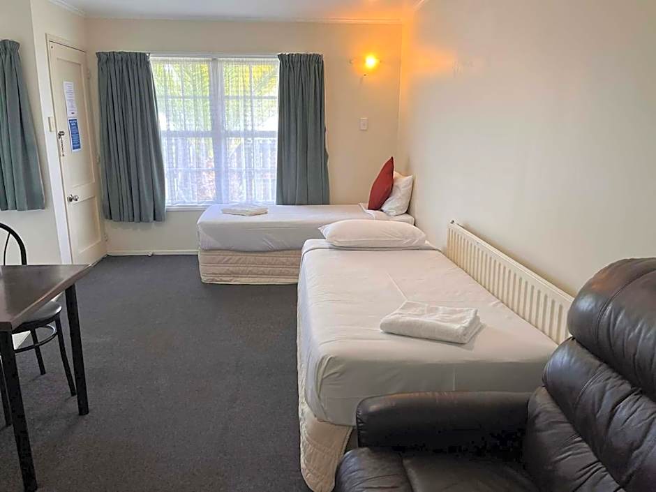 Kowhai & Colonial Motel