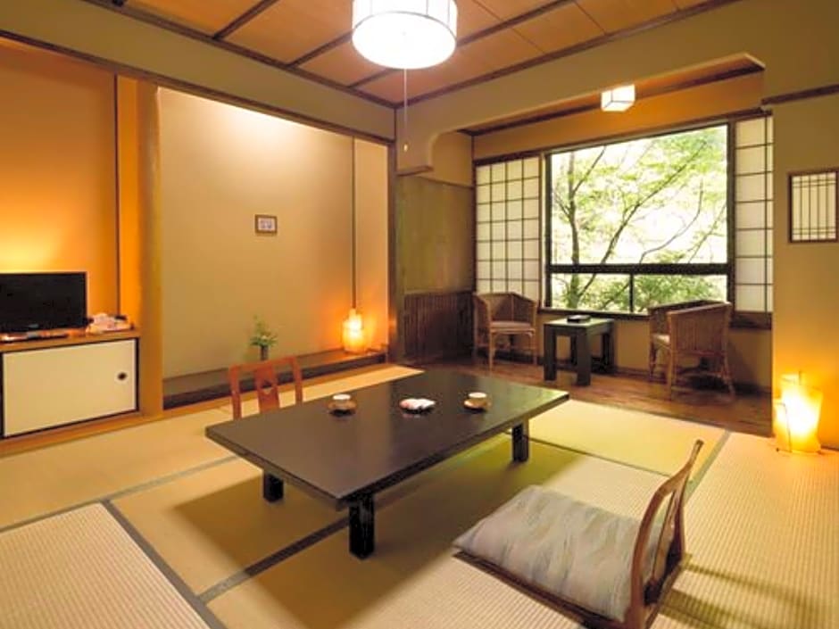 Main Building Japanese Style Room with Shared Bathroom — 4 fotoğraftan 1. fotoğraf