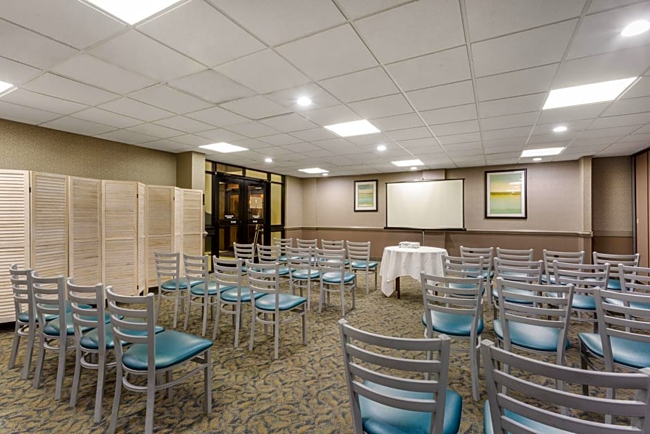 Ramada Plaza by Wyndham Virginia Beach