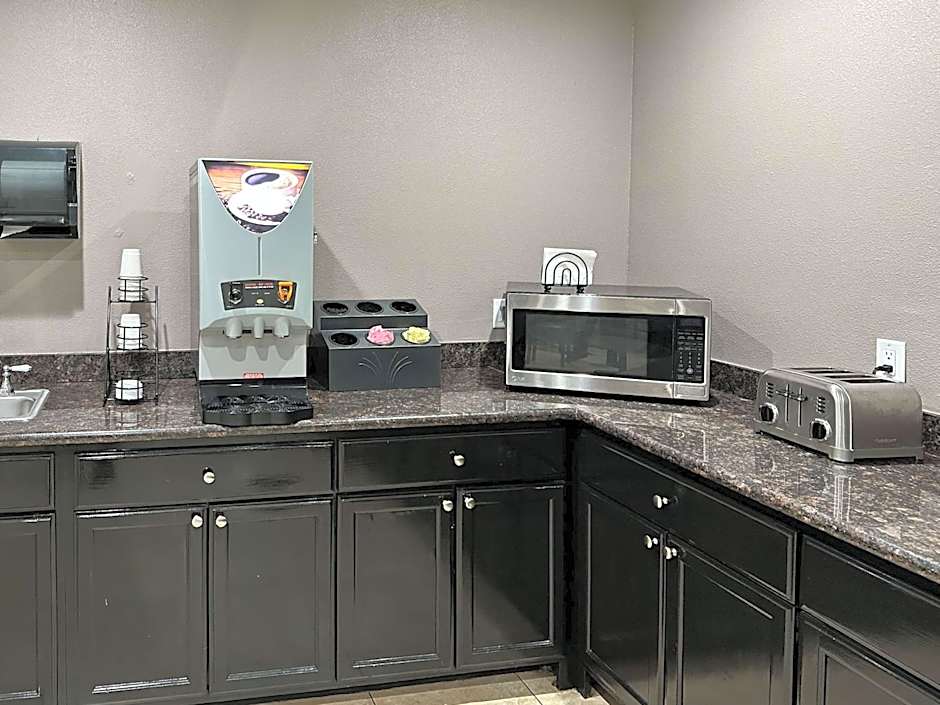 Studio 6 Suites Mesa AZ Near Downtown & Sloan Park