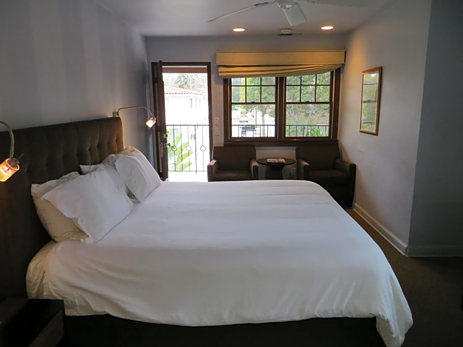 Casa Del Mar Inn
