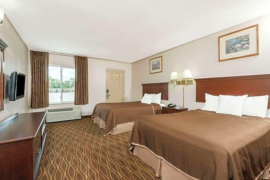 Howard Johnson by Wyndham Springfield