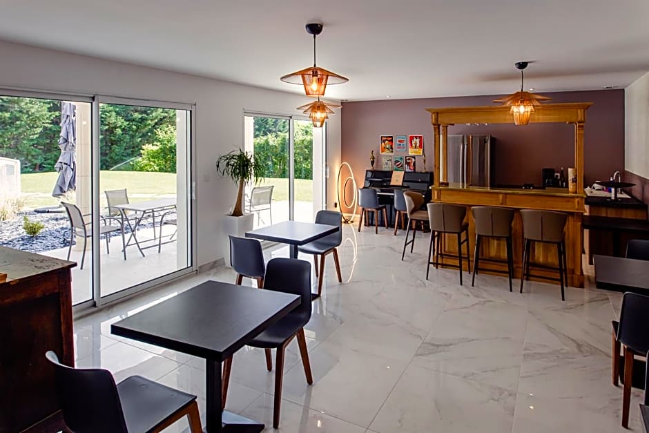 VILLA DES CHENES-Adult only