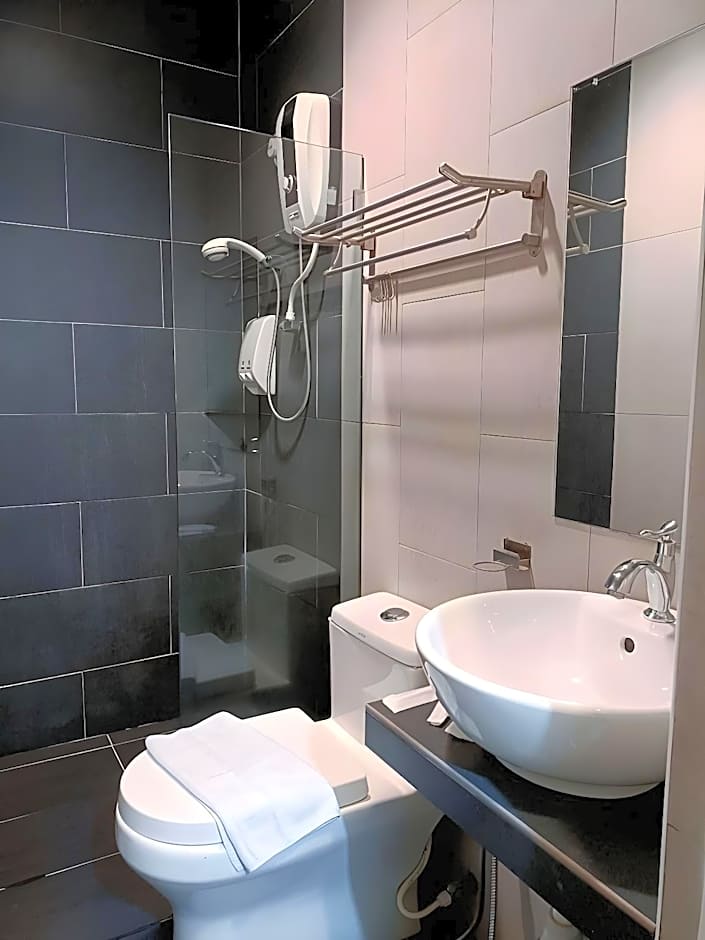 Kozi Hotel - Bukit Indah