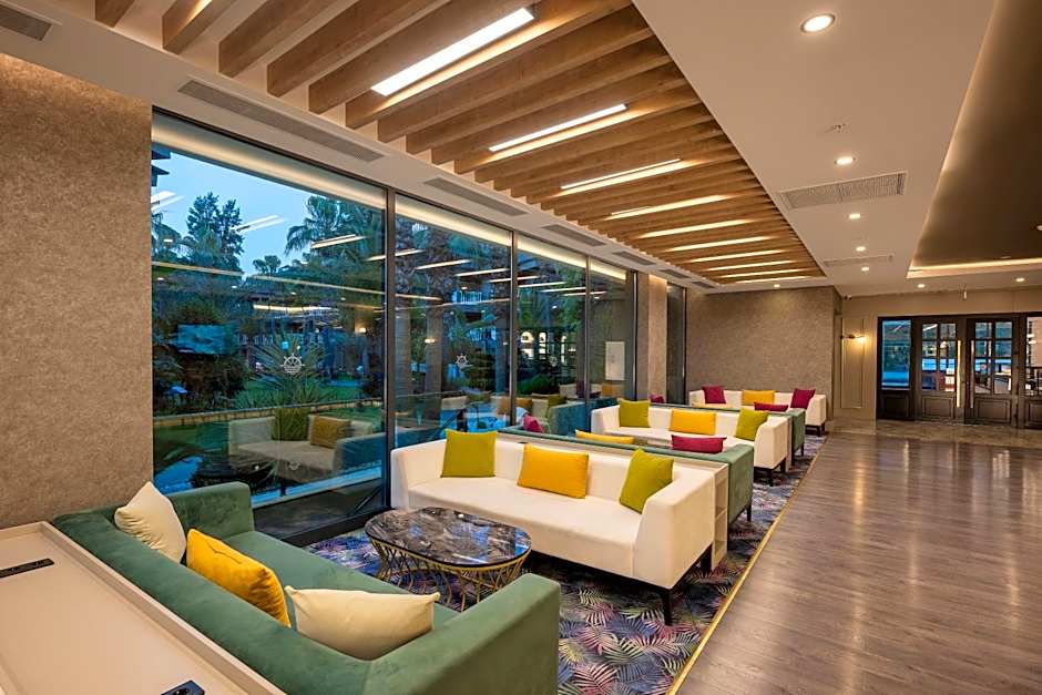 Sailor's Beach Club