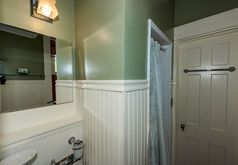 Cedars of Williamsburg Bed & Breakfast