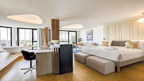 GOLDEN TULIP LYON OUEST TECHLID Hotel & Spa
