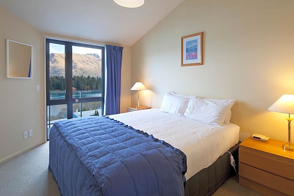 Spinnaker Bay Apartments