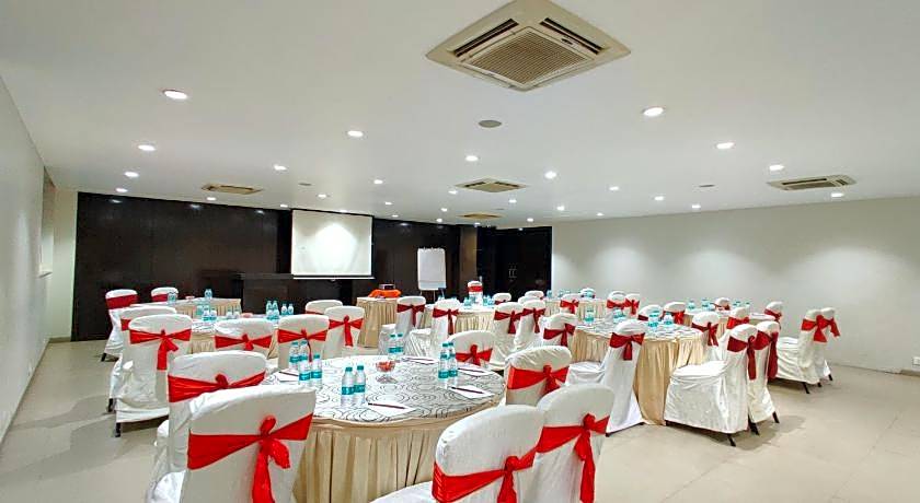 Citrus Hotel Lonavala