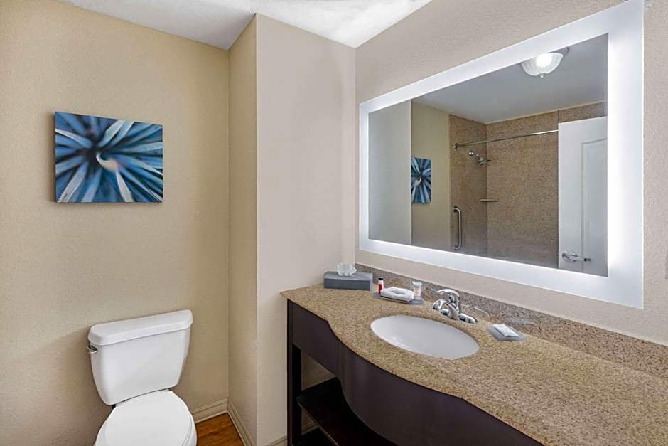 La Quinta Inn & Suites by Wyndham Garland Harbor Point