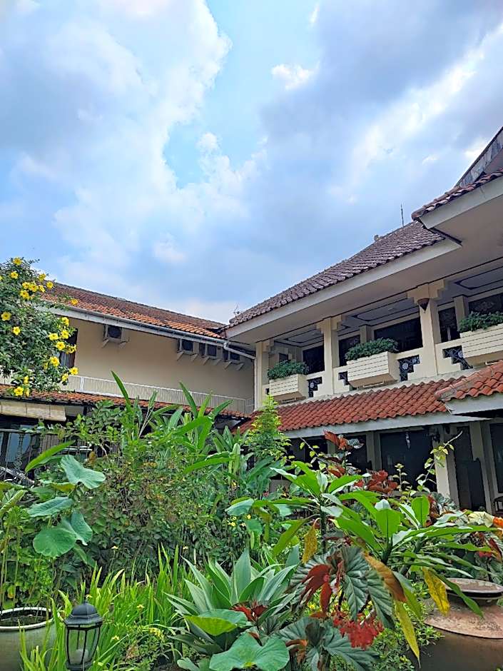 Taman Teratai Hotel