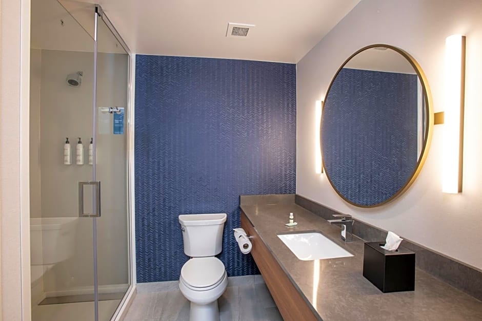 Fairfield by Marriott Inn & Suites Newport on the River