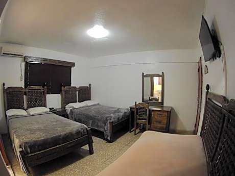 Quintuple Room