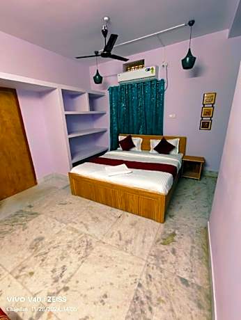 Goroomgo Rail View Guest House Puri