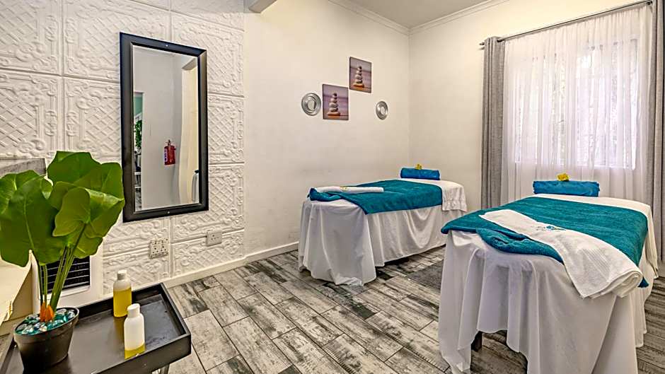 Hotel Numbi & Garden Suites
