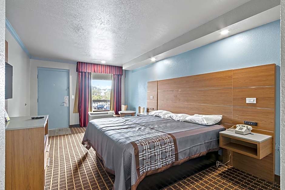 Regency Inn Near Boardwalk & Hurlburt Field