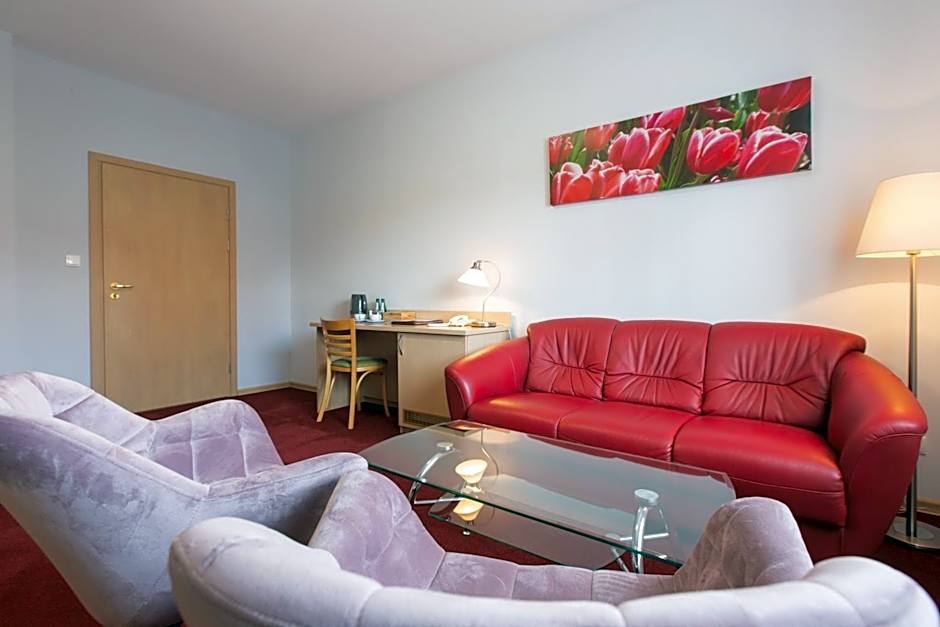 HOTEL ŁABĘDY i Hostel Łabędy