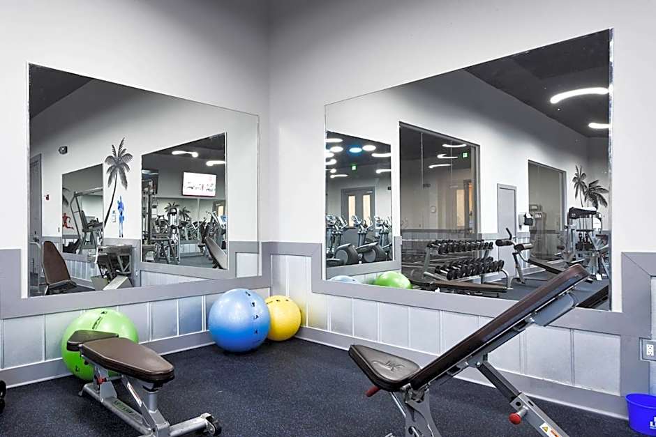 Marvelous 9th Floor Condo Gulf, Pool & Sunset View