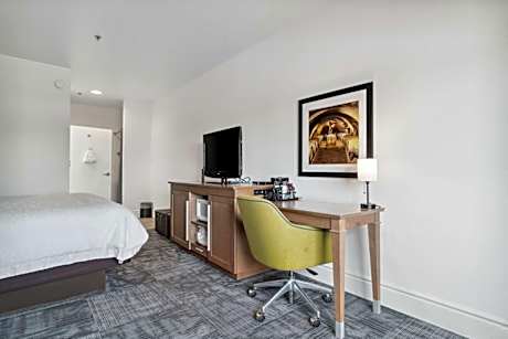 King Room with Roll-In Shower - Disability Access