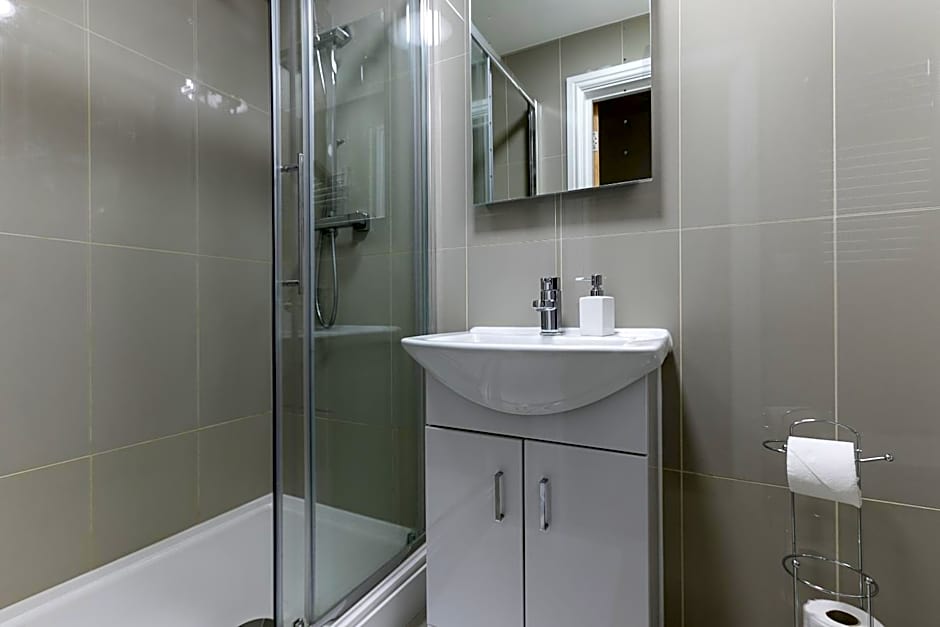 KVM - City Apartments - Contractors - Town Centre by KVM Stays