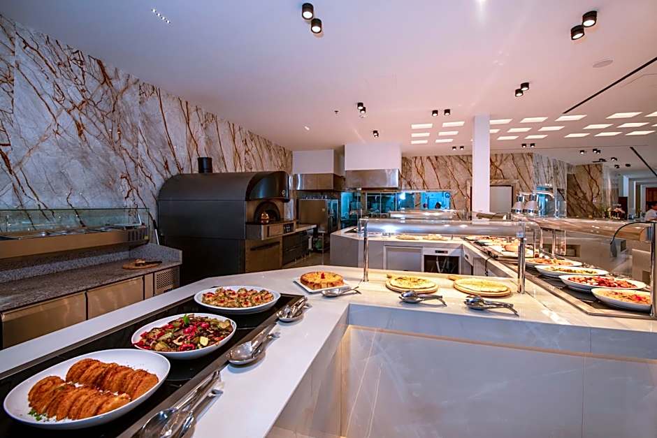 Vantaris Luxury Beach Resort