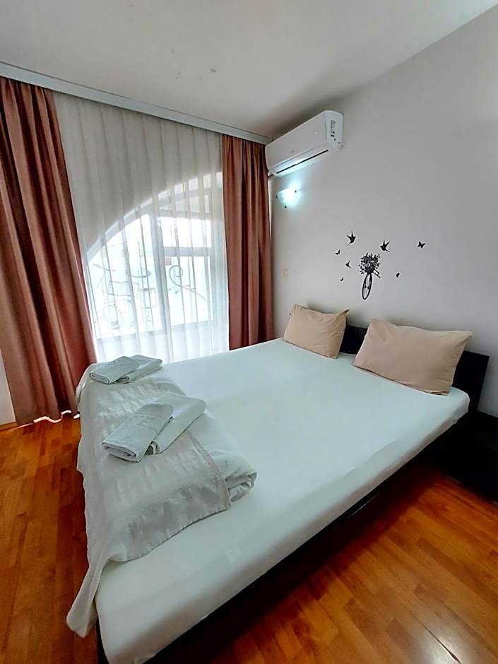 The Bulevard Hotel