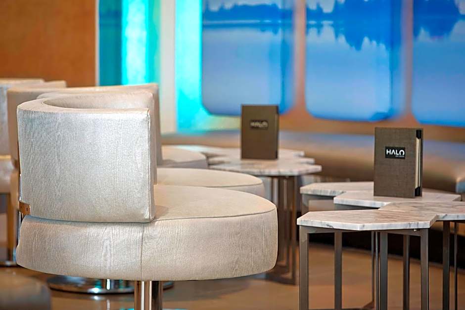 Renaissance by Marriott Edmonton Airport Hotel