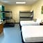 Travelodge by Wyndham Panama City Beach / Beachfront