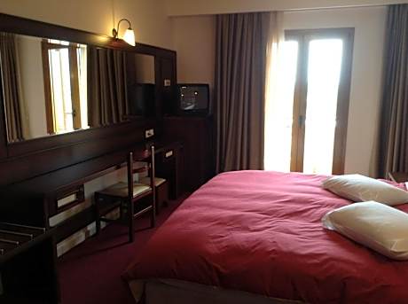 One-Bedroom Suite Pool View