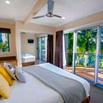 Two Bedroom Superior Oceanview Apartment #6