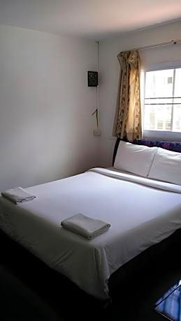 Standard Twin - 2 Single Beds, Non-Smoking