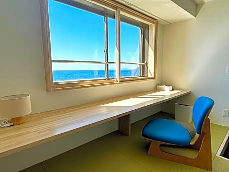 Japanese Style Room with 2 Single Beds or 2 Mattresses