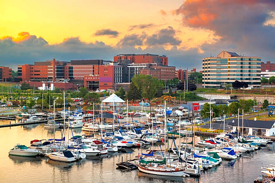 Courtyard by Marriott Erie Bayfront