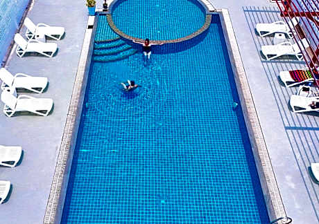 Blue Skyline Hotel