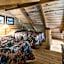 Rock Crest Lodge & Cabins