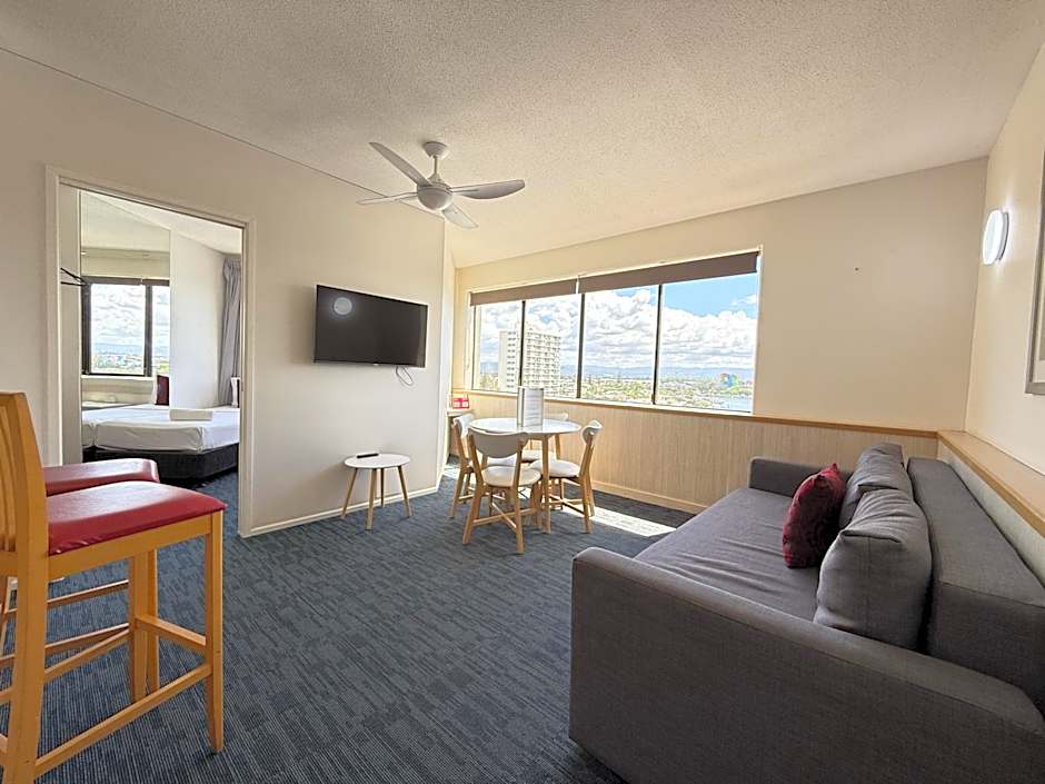 Tiki Hotel Apartments Surfers Paradise