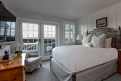 Bay View Bedroom - Queen Bed 