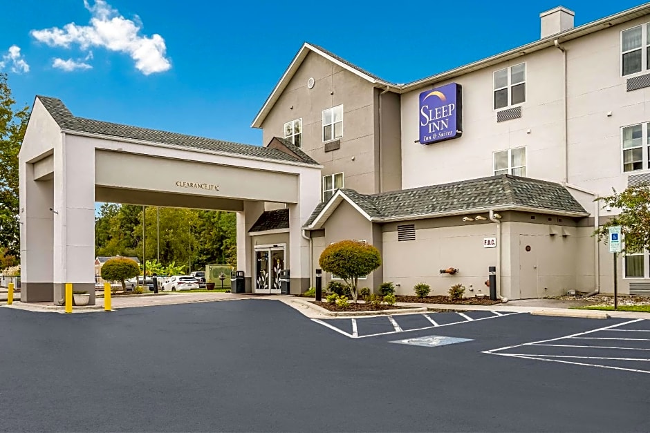 Sleep Inn & Suites Jacksonville near Camp Lejeune