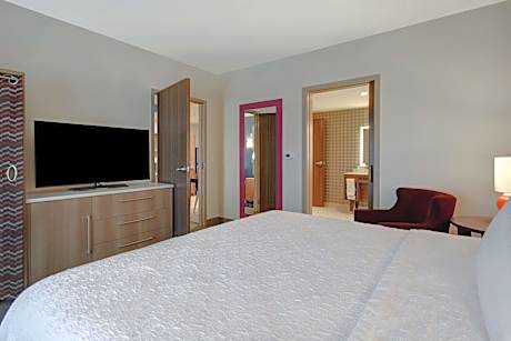 One-Bedroom King Suite - Hearing Access