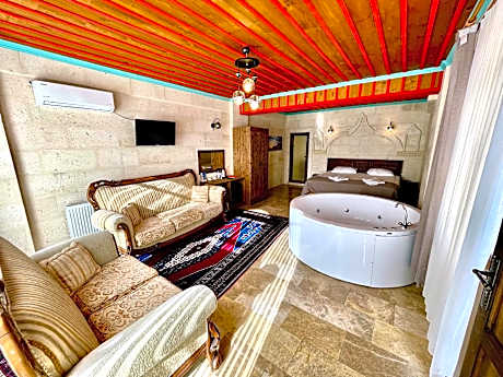 Deluxe King with Bathtub