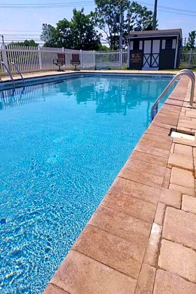 Days Inn & Suites by Wyndham Lancaster Amish Country