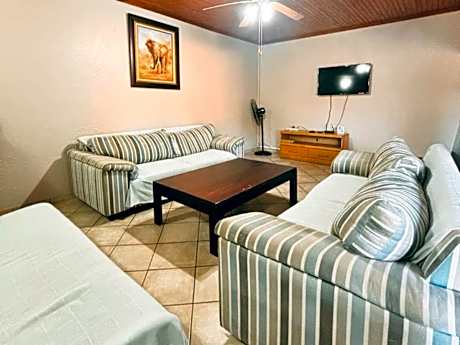 Deluxe Family Suite