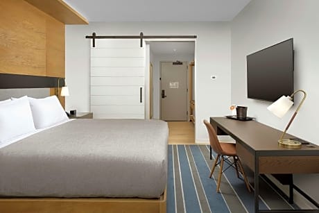 1 King Bed