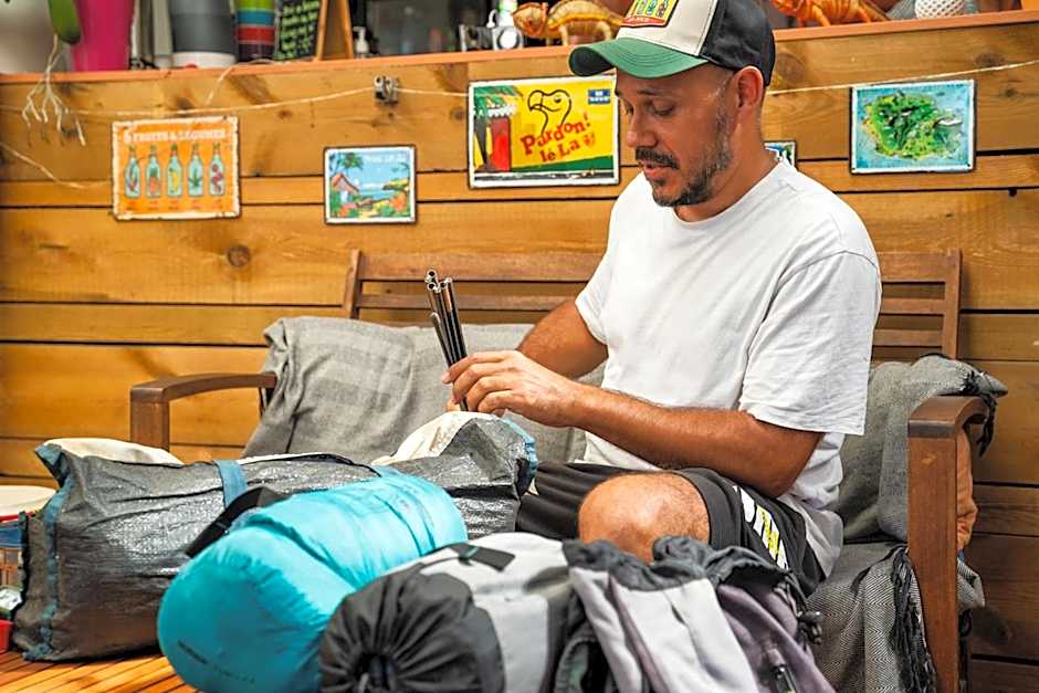 Les Baroudeurs Hostel