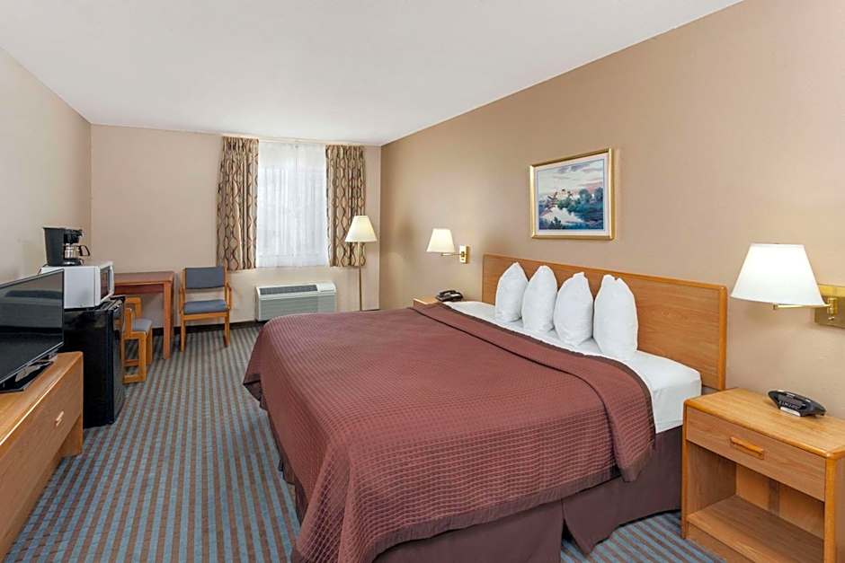 Days Inn by Wyndham Charleston