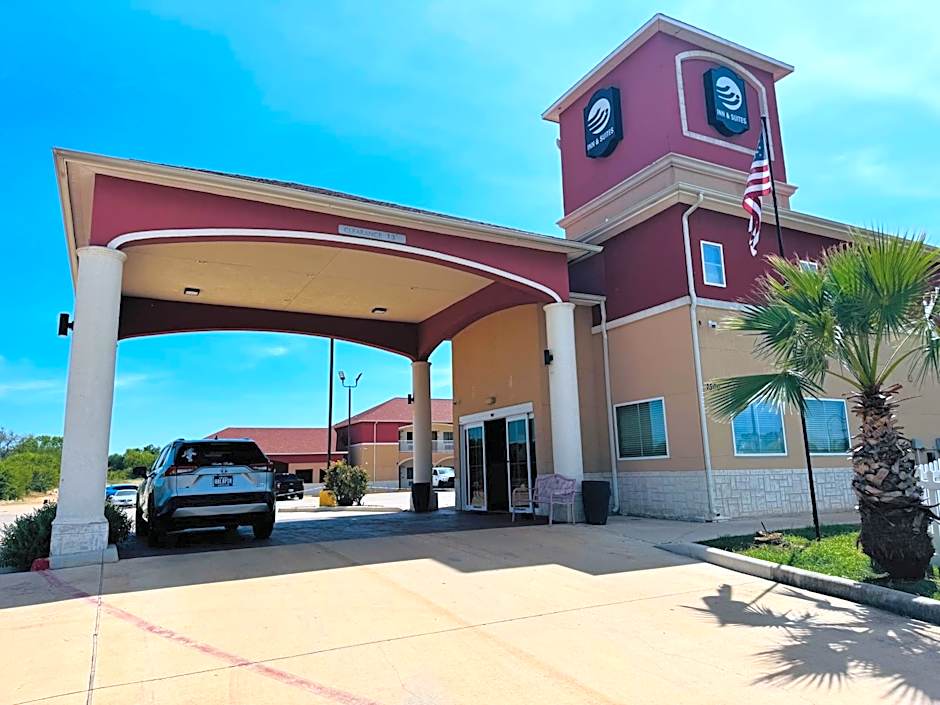 Executive Inn & Suites