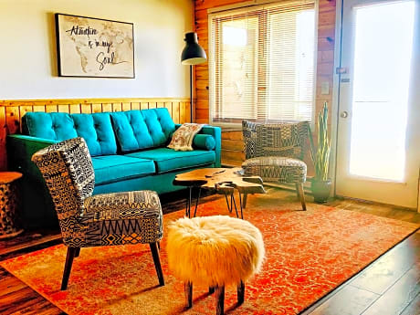 DOCO Rocky Mountain Vacation Rental-Queen Studio with Resort Amenities