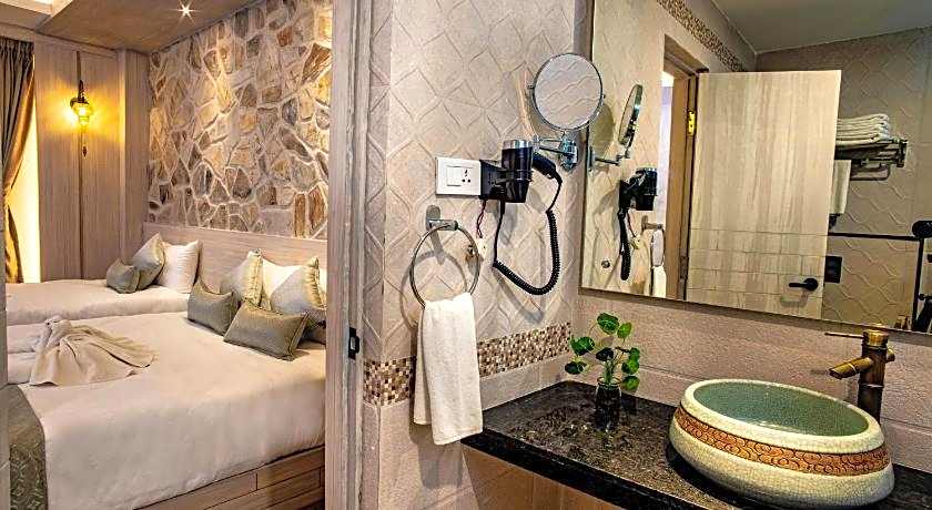 Arushi Boutique Hotel