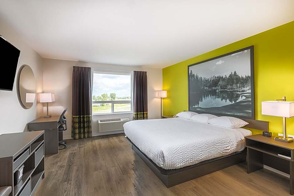 Super 8 by Wyndham Winnipeg East MB